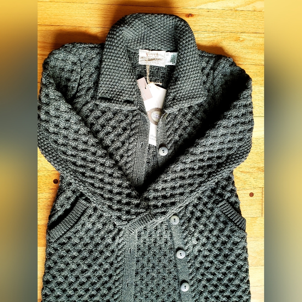 NWT- Aran Irish Sweater- Hunter Green small